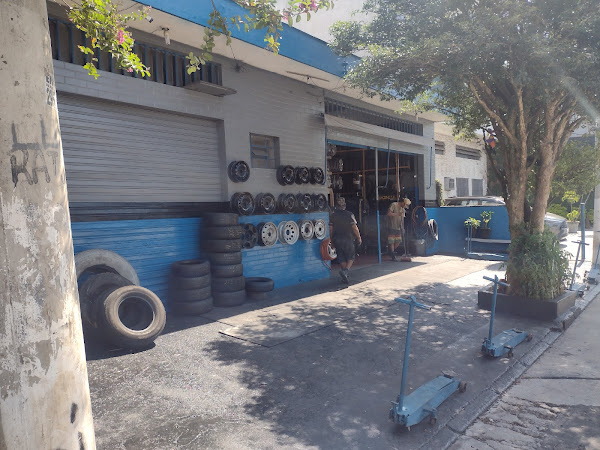 Foto 1 LR Borracharia