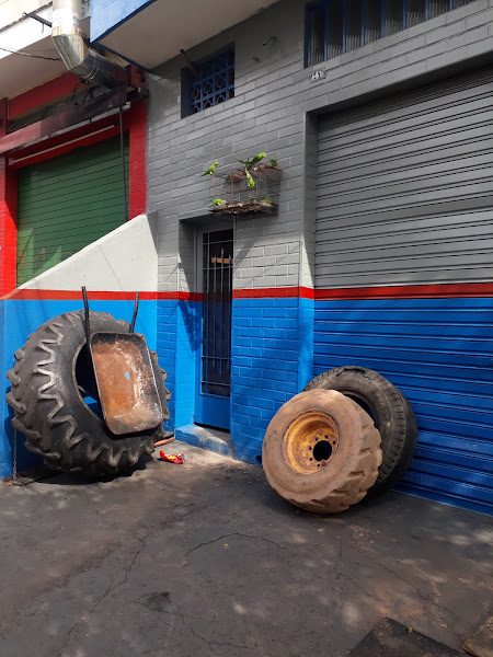 Foto 3 LR Borracharia