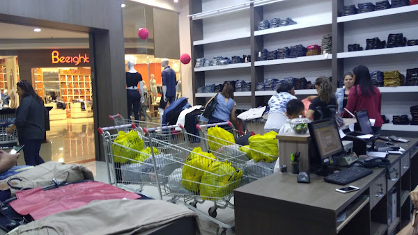 Foto 5 Paraná Moda Park Shopping Atacadista