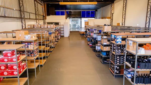 Foto 4 Volcom Distribuidora de Peças para Caminhões