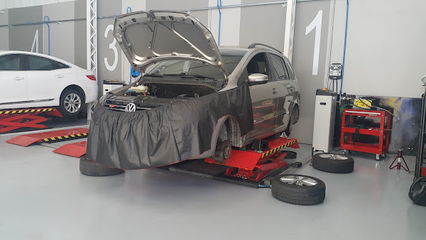 Foto 1 Mais Top Centro Automotivo: Oficina Mecânica, Injeção Eletrônica, Direção Hidráulica, Câmbio Automático, Troca de Óleo, Suspensão, Mecânica Geral, Fortaleza