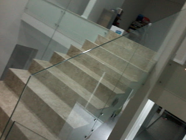 Foto 3 Vidraçaria Dimas Vidros Temperados Portas Janelas Box fechamento de Sacadas e manutenção em geral.