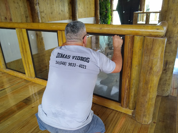 Foto 5 Vidraçaria Dimas Vidros Temperados Portas Janelas Box fechamento de Sacadas e manutenção em geral.