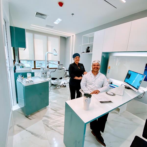 Dr. Celso Tinôco - Ortodontia & Estética do Sorriso Dr. Celso Tinôco - Ortodontia & Estética do Sorriso