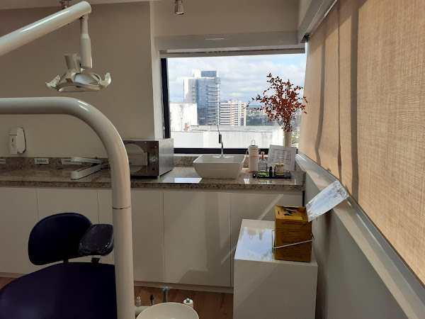 Foto 1 Lady Maia Dentista