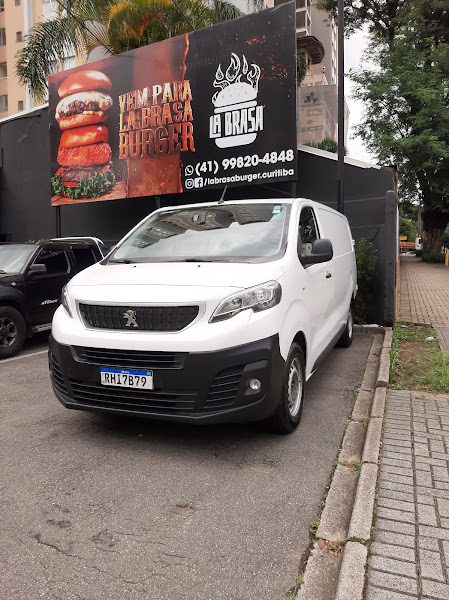 Foto 1 Coral Rent a Car