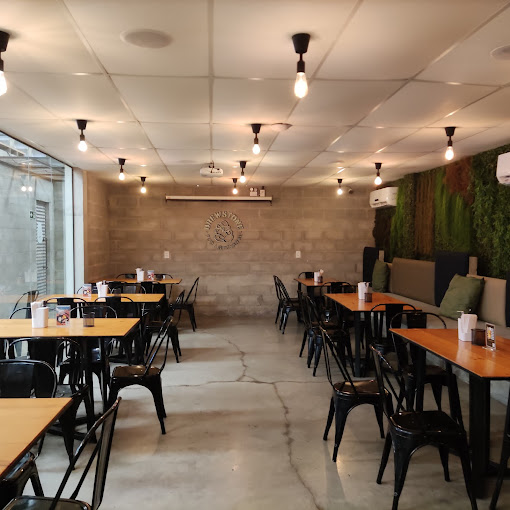 Foto 1 Brewstone Pub