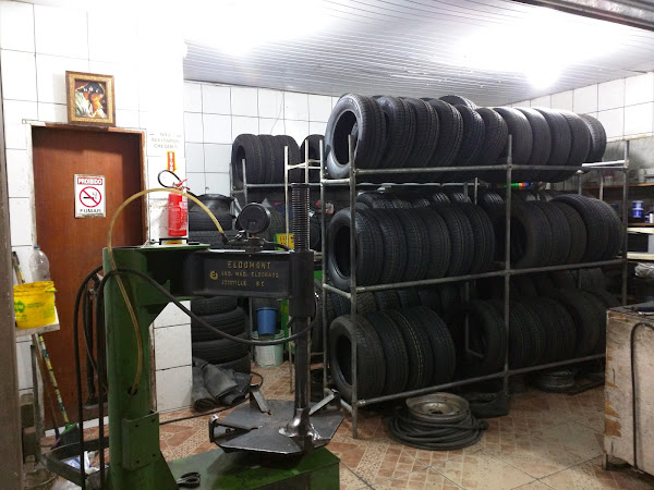 Foto 1 Borracharia GS Pneus (Boca da Serra)