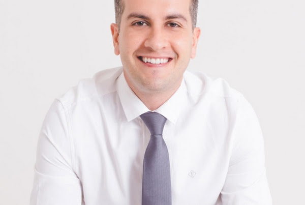 Dr. Douglas Fernandes de Souza, Cardiologista