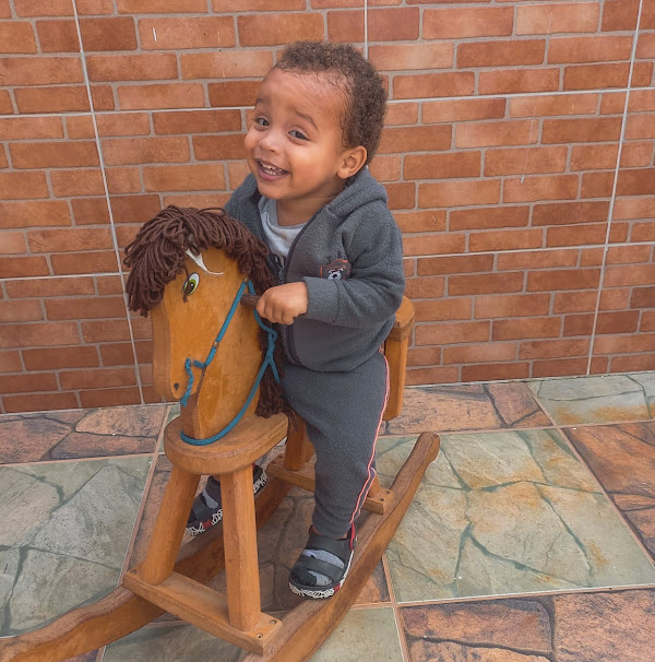 CRECHE MÃES TRABALHADORAS CRECHE MÃES TRABALHADORAS