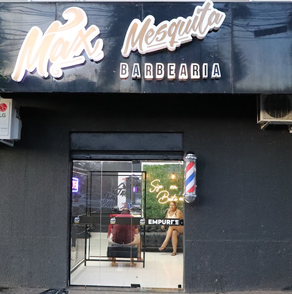 Max Mesquita Barbearia Santa Helena