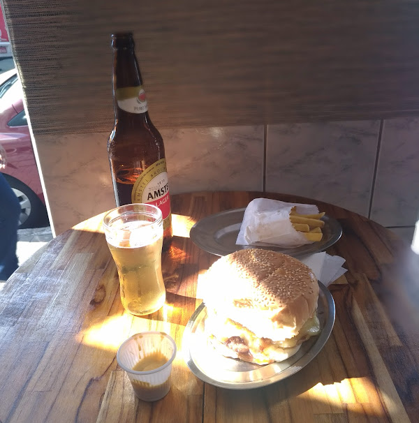 Foto 2 Survival Burger